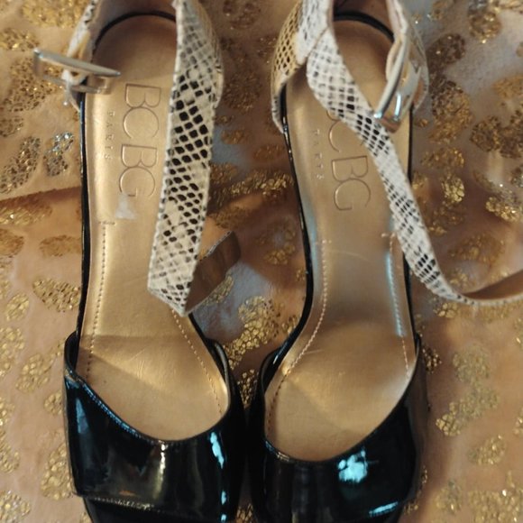 BCBG peep toes 9 1/2 - Picture 5 of 5